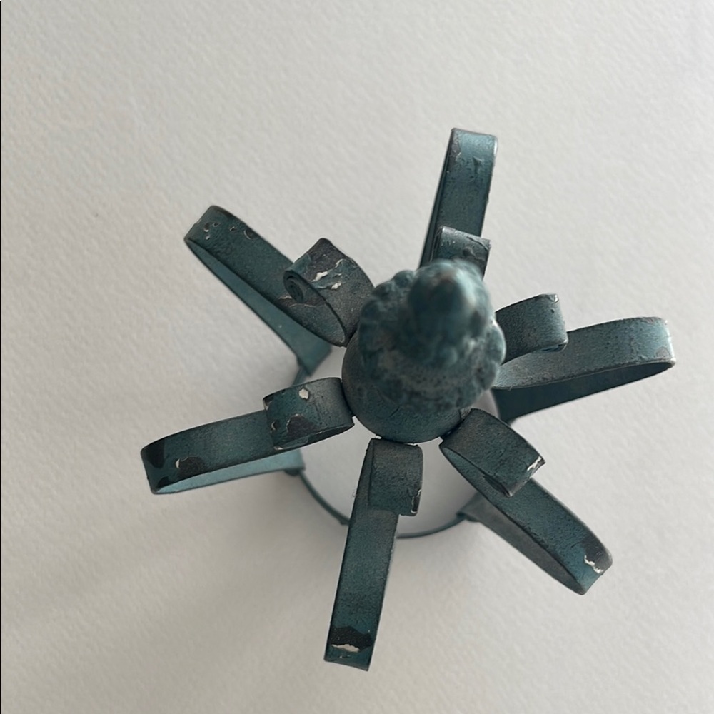 Rustic Blue Crown Decor - Picture 10 of 13